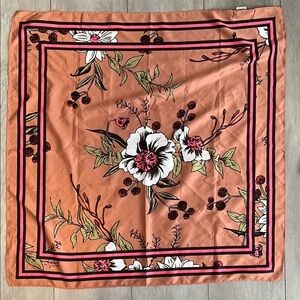 Jessica Simpson NWOT Floral Scarf Beige and Pink Square 27 x 27